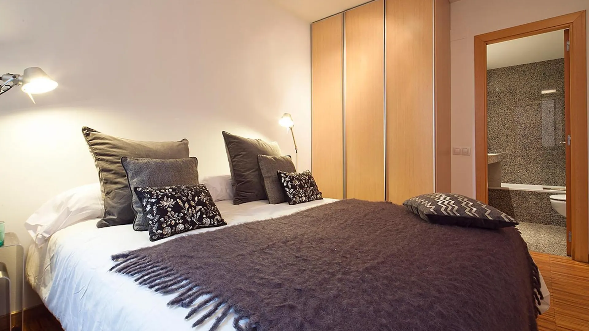 My Space Emirates - Charming Duplex In Barcelona Ideal For Families Or Friends
