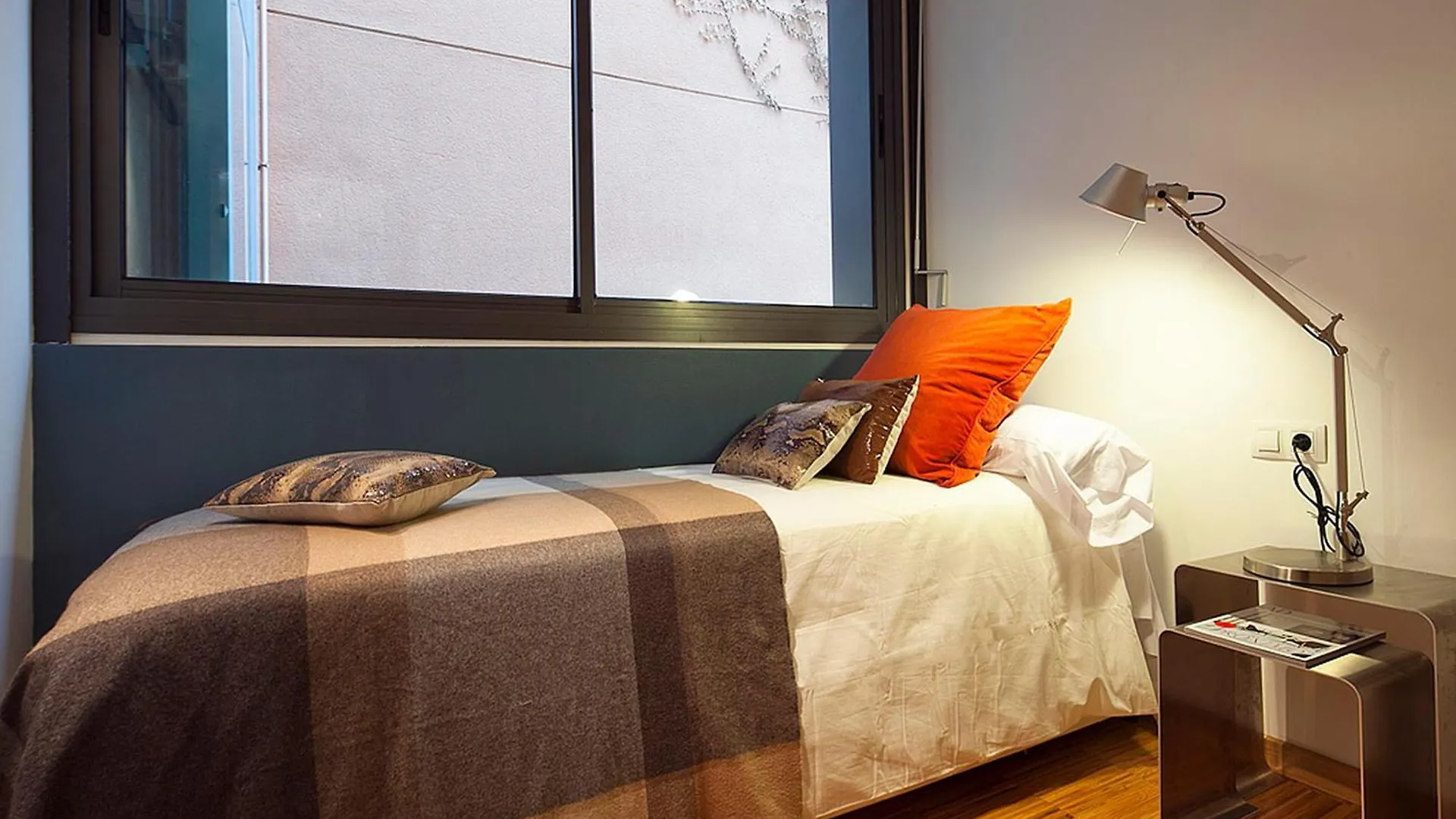 My Space Emirates - Charming Duplex In Barcelona Ideal For Families Or Friends 스페인
