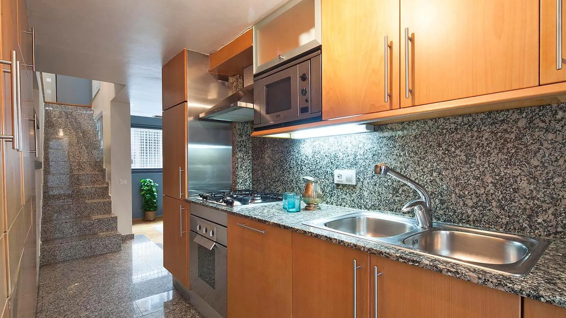 아파트 My Space Emirates - Charming Duplex In Barcelona Ideal For Families Or Friends