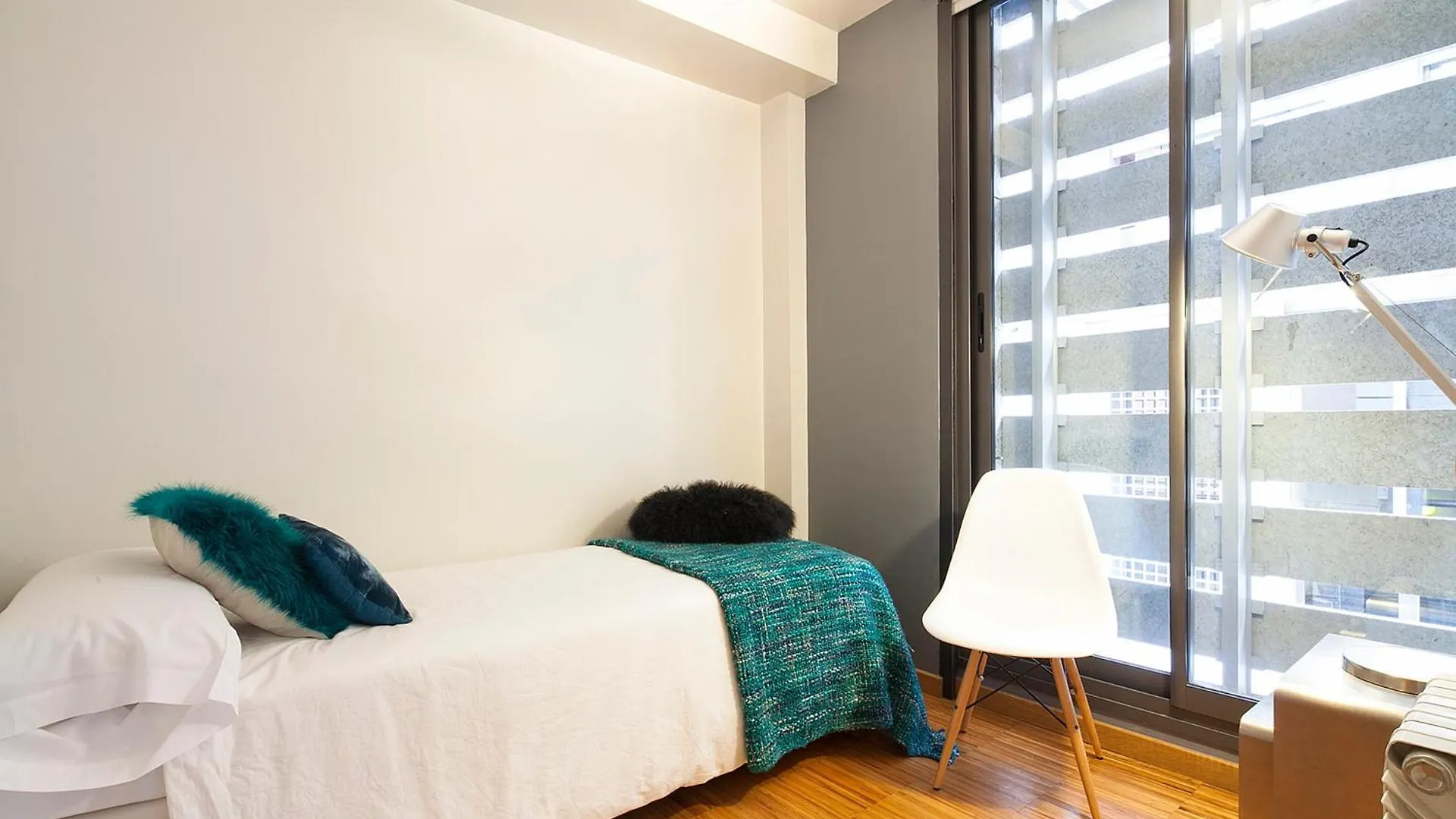 My Space Emirates - Charming Duplex In Barcelona Ideal For Families Or Friends 0*,  스페인