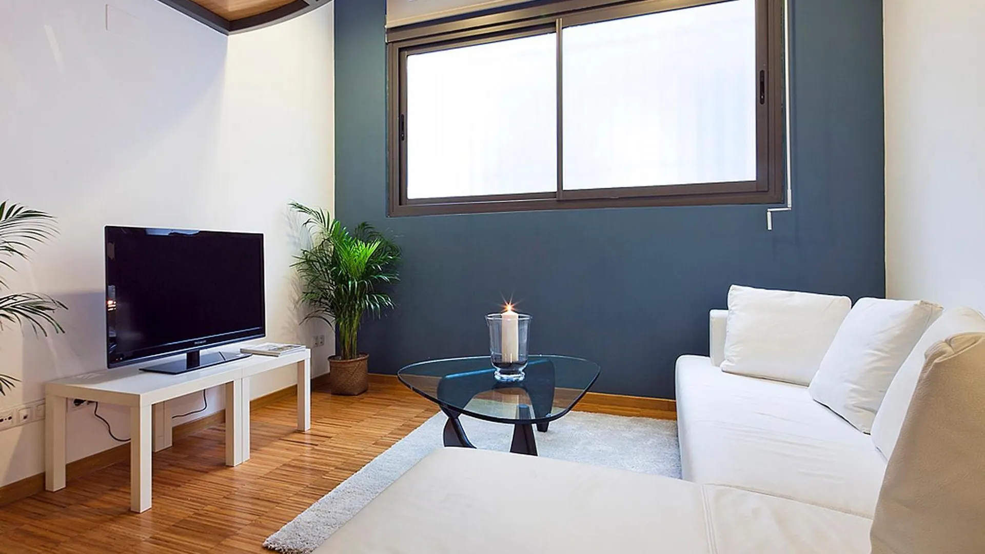 My Space Emirates - Charming Duplex In Barcelona Ideal For Families Or Friends 0*,  스페인